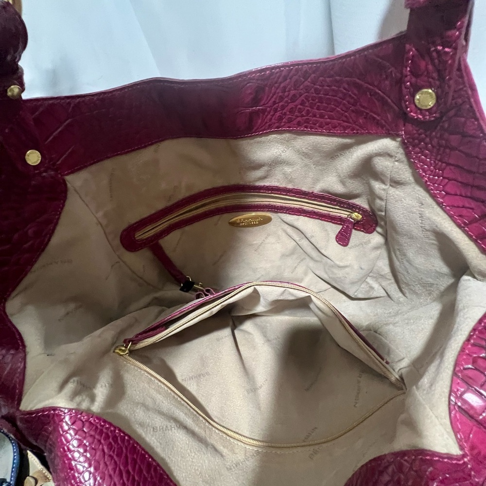 Brahmin Jacqueline Melbourne Croc-Embossed Burgundy Leather Hobo bag. - Picture 10 of 16